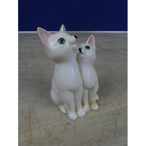 676 - A John Beswick Little Likeables 'Cats Chorus' ornament (a/f).