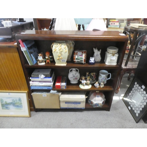 678 - A vintage oak bookcase.