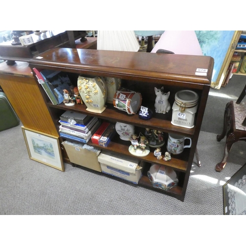 678 - A vintage oak bookcase.