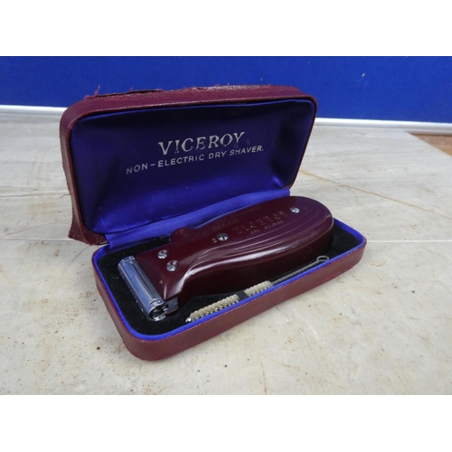 688 - A vintage cased Viceroy shaver.