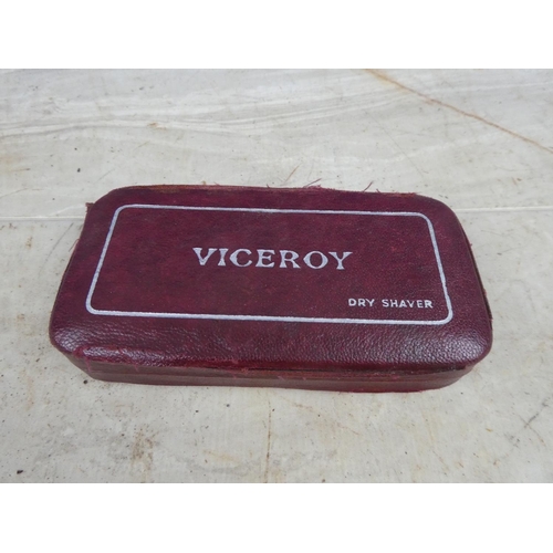 688 - A vintage cased Viceroy shaver.