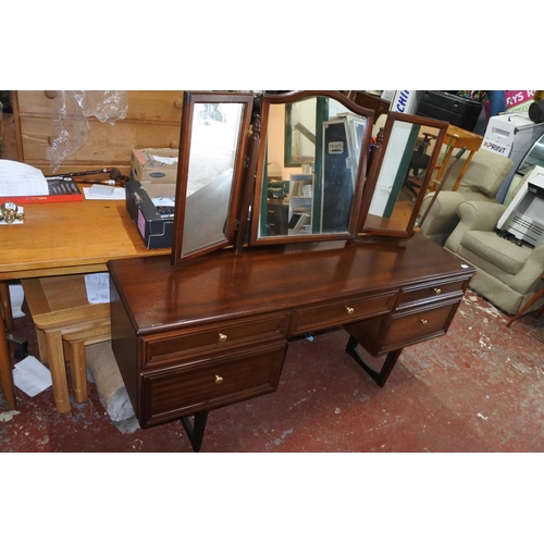 1190 - A Rossmore dressing table and triple mirror.  Approx 155x135x40cm.