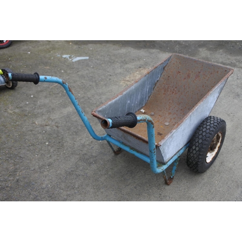 1216 - A small wheelbarrow.