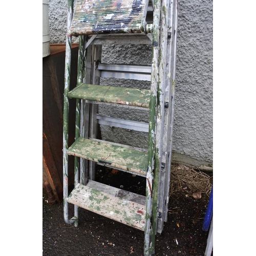 1231 - A metal step ladder.