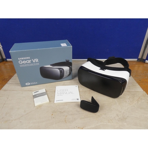 1141 - A boxed Samsung Gear VR.