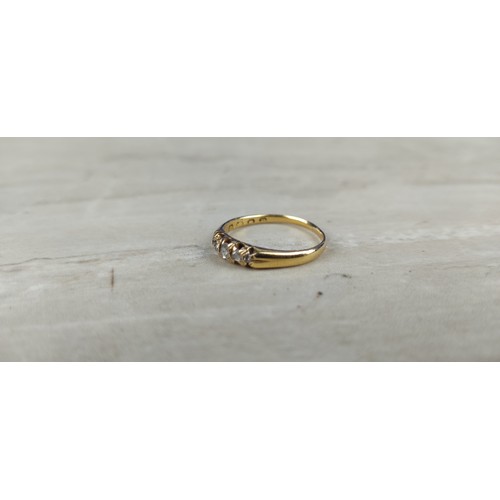 1001 - A stunning antique gold & diamond ring.