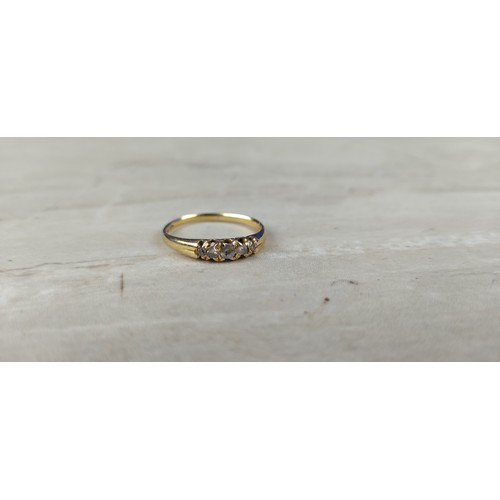 1001 - A stunning antique gold & diamond ring.