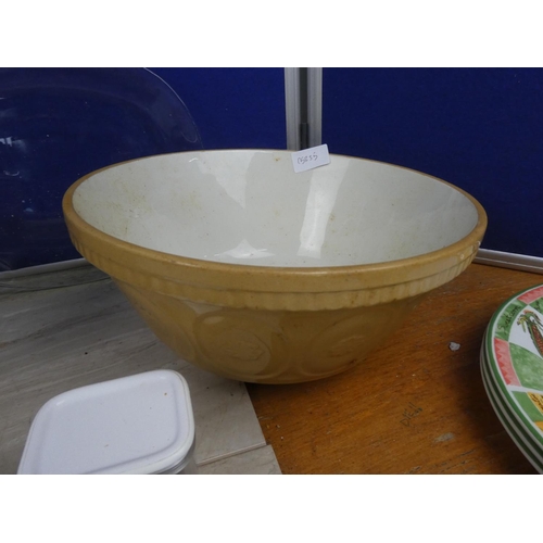 1138 - An Arcoroc french glass cheese dish, a vintage baking bowl and lots more.