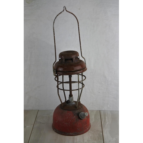 68 - A vintage Tilley lantern oil lamp. Approx 35cm.