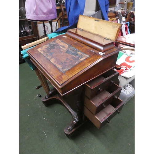 630 - An antique mahogany davenport writing bureau for restoration.