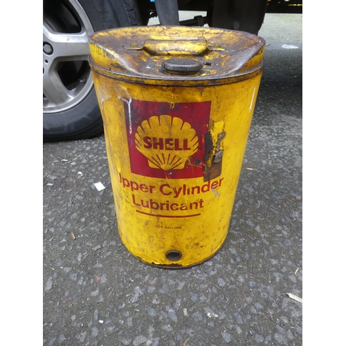 667 - A vintage Shell motor oil container.