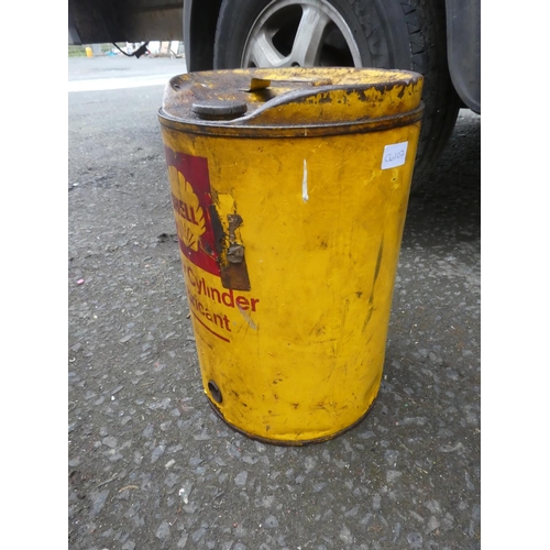 667 - A vintage Shell motor oil container.