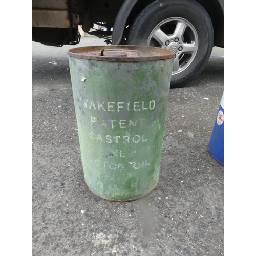 672 - A Wakefield Motor oil can.