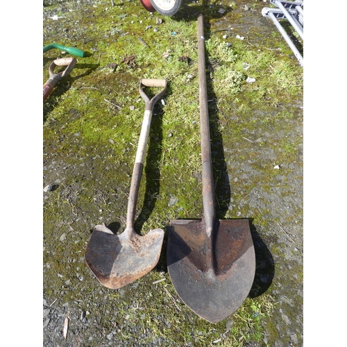 751 - Two shovels.