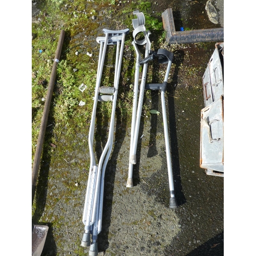 752 - A lot of crutches.