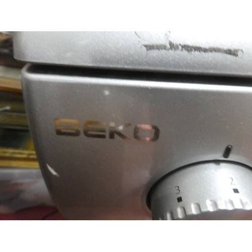 47 - A Beko dishwasher.
