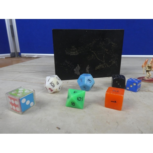 334 - A collection of vintage Dungeons & Dragons figures/ dice etc.