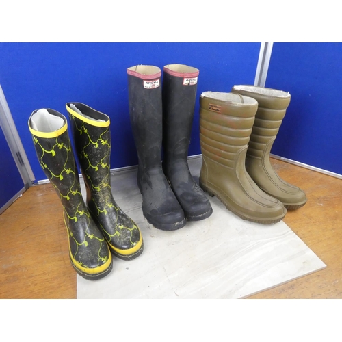 346 - 3 pairs of wellington boots.