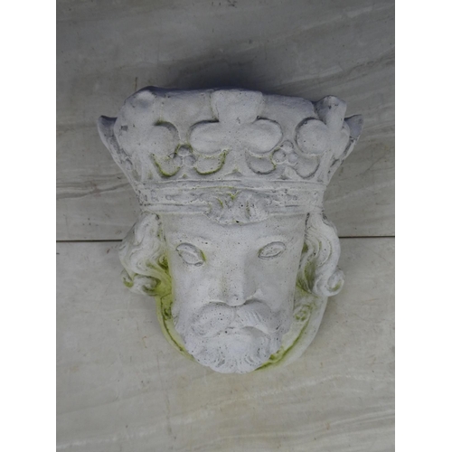 359 - A large 'King of Clubs' garden planter. Approx 28x24x16cm.