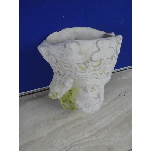 359 - A large 'King of Clubs' garden planter. Approx 28x24x16cm.