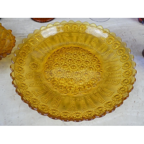 385 - A vintage 'Give Us This Day Our Daily Bread' amber glass plate and more.