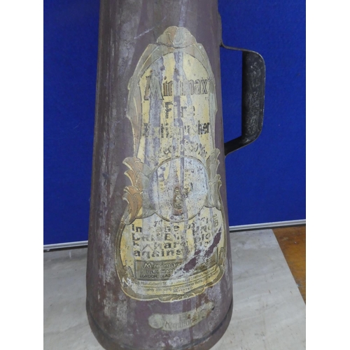 393 - An antique Minimax fire extingusher.