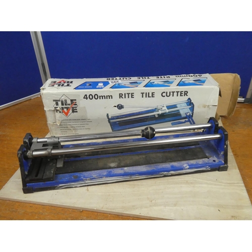 395 - A boxed Tile Rite 400mm tile cutter.