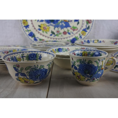 147 - A large lot of Mason's Ironstone 'Regency' dinner ware.