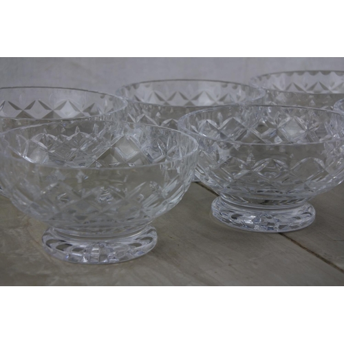 189 - A set of six crystal sundae dishes.