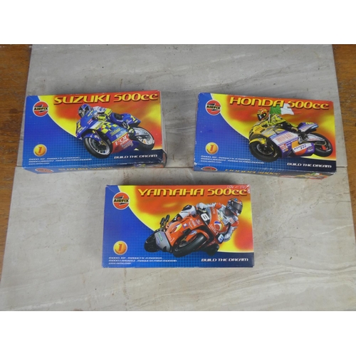 414 - Three boxed Airfix model kits, Suzuki 500cc, Honda 500cc and Yamaha 500cc.