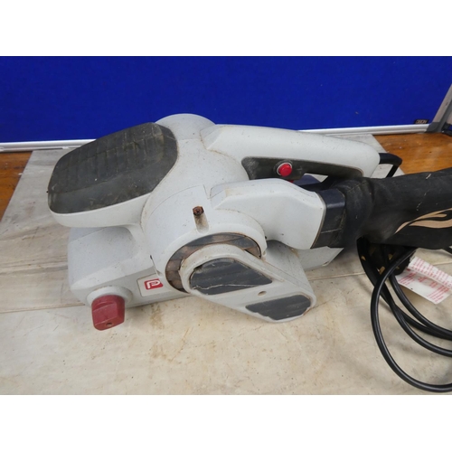 438 - An electric belt sander.