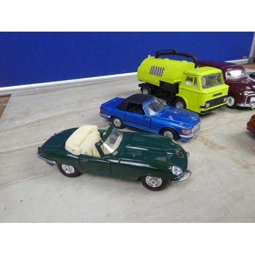 465 - A job lot of collectors cars to include Dinky and more.