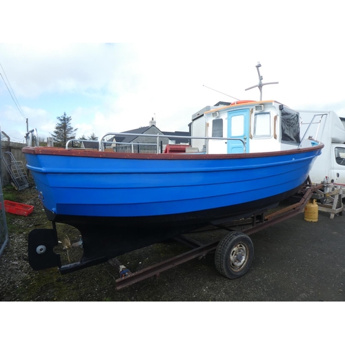 572 - A stunning 19ft fiber glass fishing boat, inboard engine, with cabin and boat trailer. To include a ... 