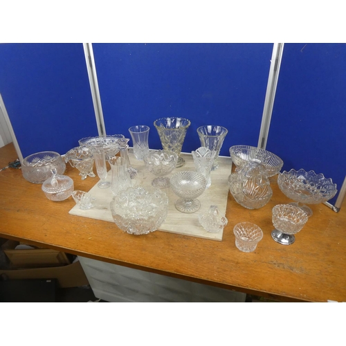 577 - A large lot of vintage pressed glassware.