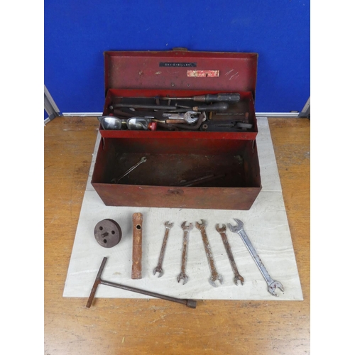 585 - A vintage tool box and contents.