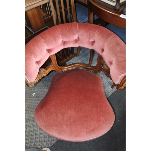 653 - A stunning antique maple framed tub style chair and cushion.