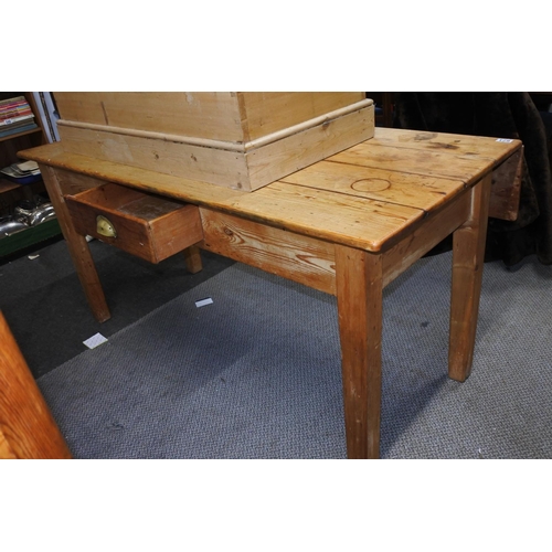 671 - A stunning antique pine drop leaf dining table.  Approx 153x76x90cm.