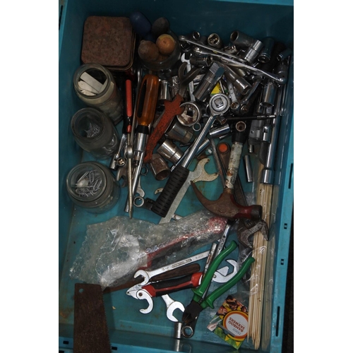 690 - A lot of assorted tools, two hand saws and more.