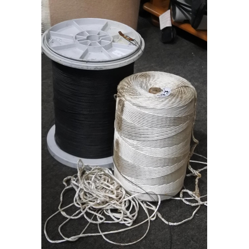 693 - A roll of twine and more.