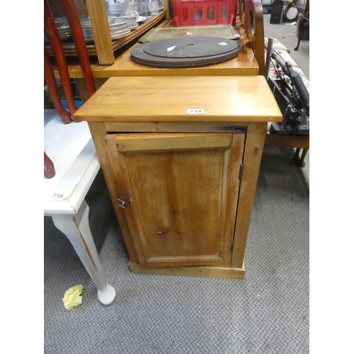 714 - A pine storage cabinet.  Approx 50x72x29cm.