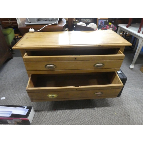 733 - A pine chest of two drawers.  Approx 102x69x42cm.