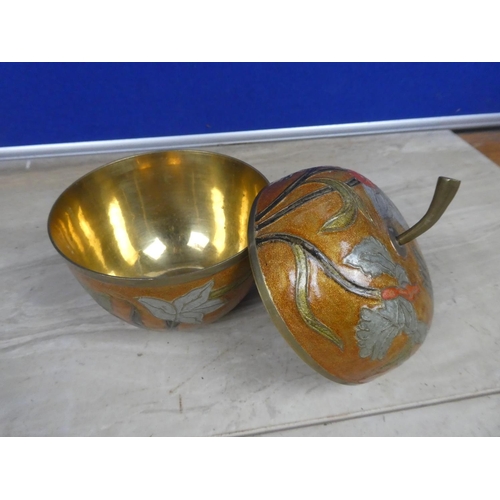 736 - A decorative lidded brass trinket dish in the form of an apple.