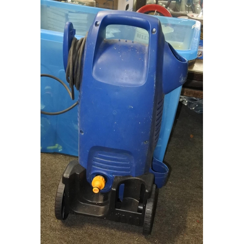 788 - A power washer.