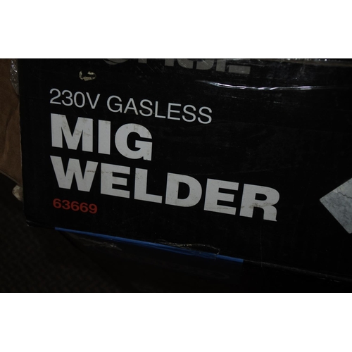 792 - A boxed Storm Forge 230V gasless 63669 Draper Mig Welder.