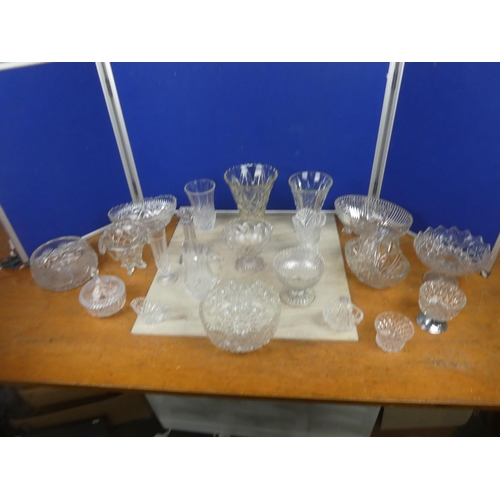 577 - A large lot of vintage pressed glassware.