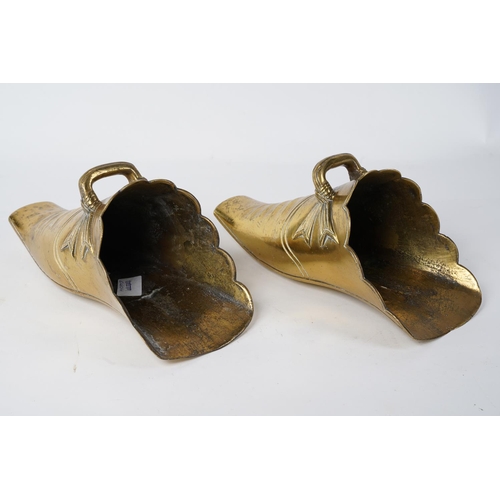 22 - A stunning pair of ornate brass 'stirrups', measuring 29cm x 12cm.