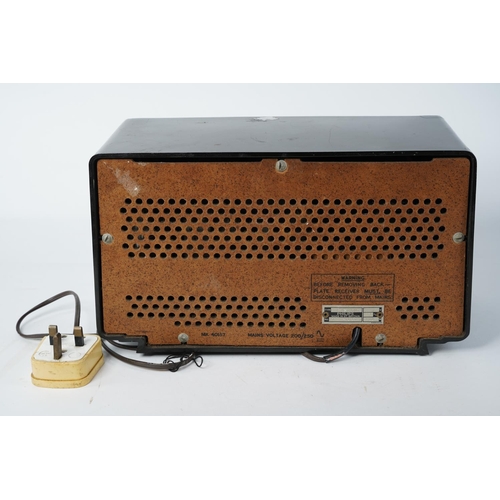 43 - A vintage Philips radio, measuring 32cm x 18cm x 14cm.