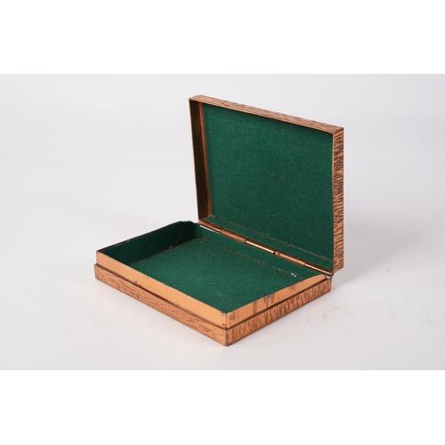 84 - A stunning copper trinket box, measuring 12cm x 9cm.