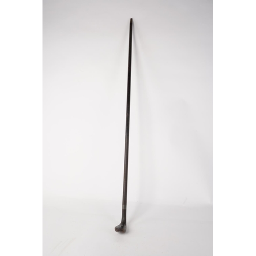 92 - An antique walking cane/Sunday stick golf club.