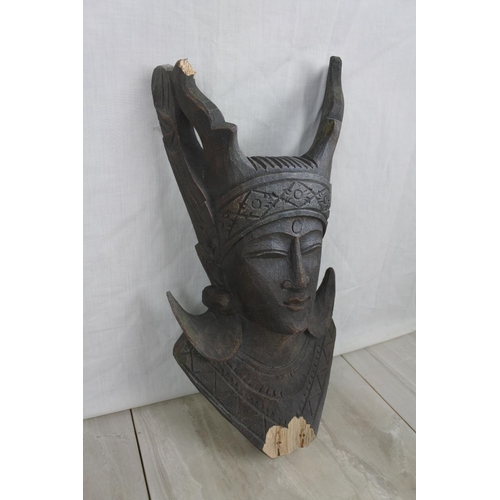 154 - A wooden mask wall plaque, Approx 19x40cm.